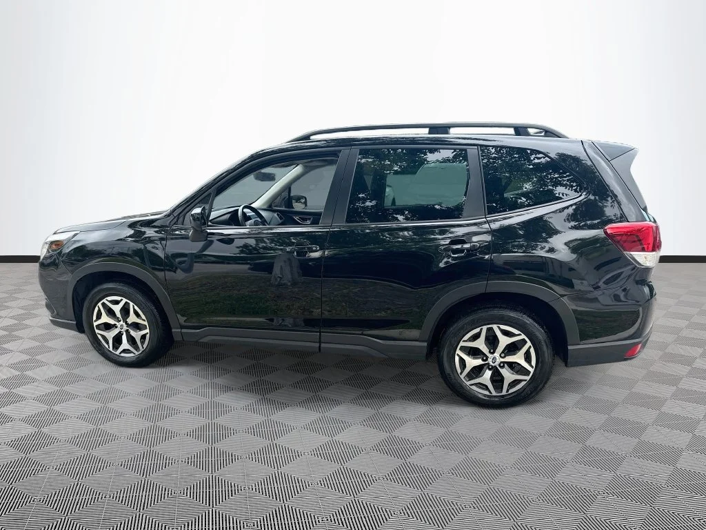 Used 2023 Black Subaru Premium image 9