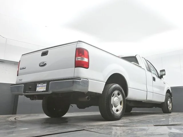 Used 2007 White Ford  image 40
