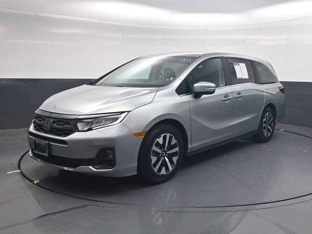 Used 2025 Solar Silver Metallic Honda EX-L image 8