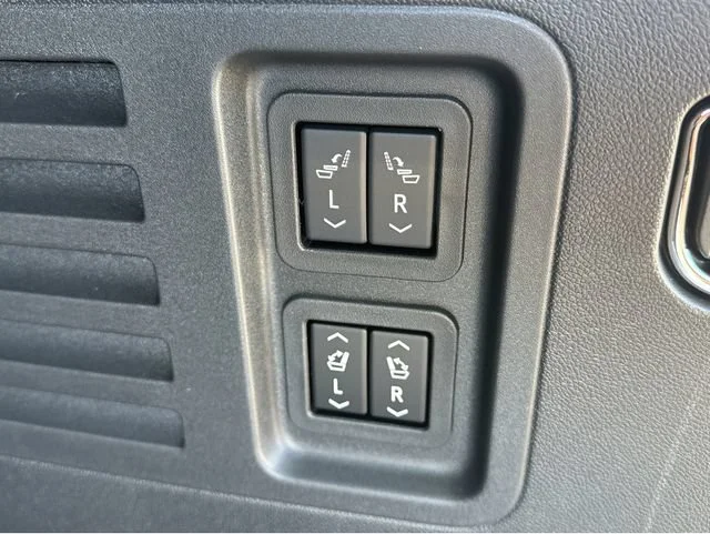 2026 GMC Acadia Denali Ultimate - Photo 32