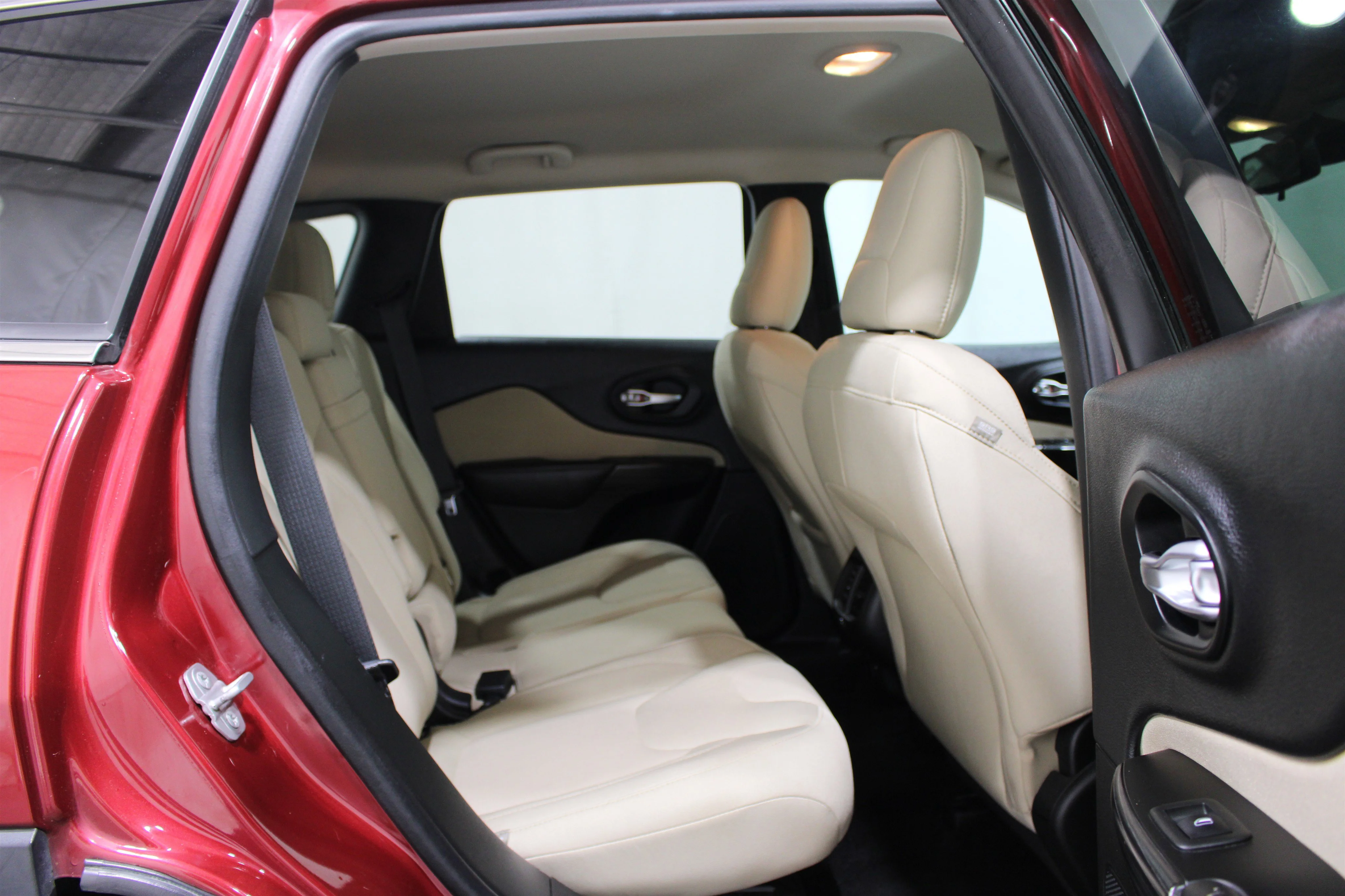 2015 Jeep Cherokee Latitude - Photo 19