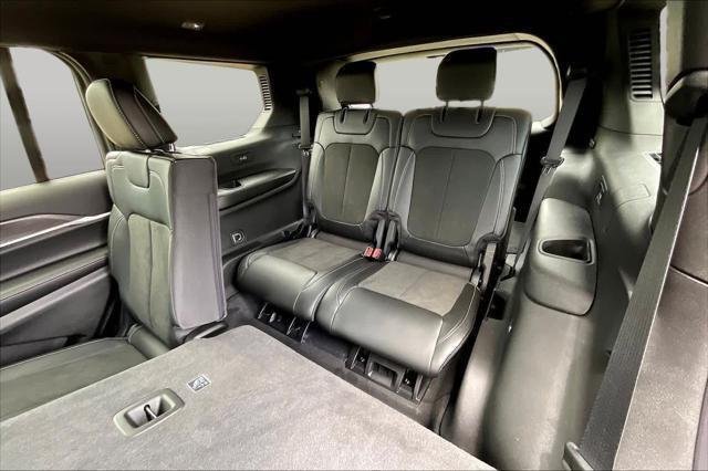 New 2026 Baltic Gray Metallic Clear-Coat Exterior Paint Jeep Laredo Altitude image 22