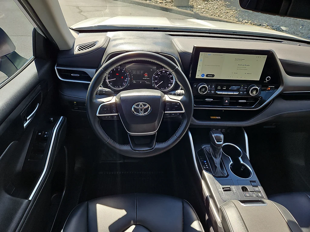 2023 Toyota Highlander XLE, photo 10 of 12