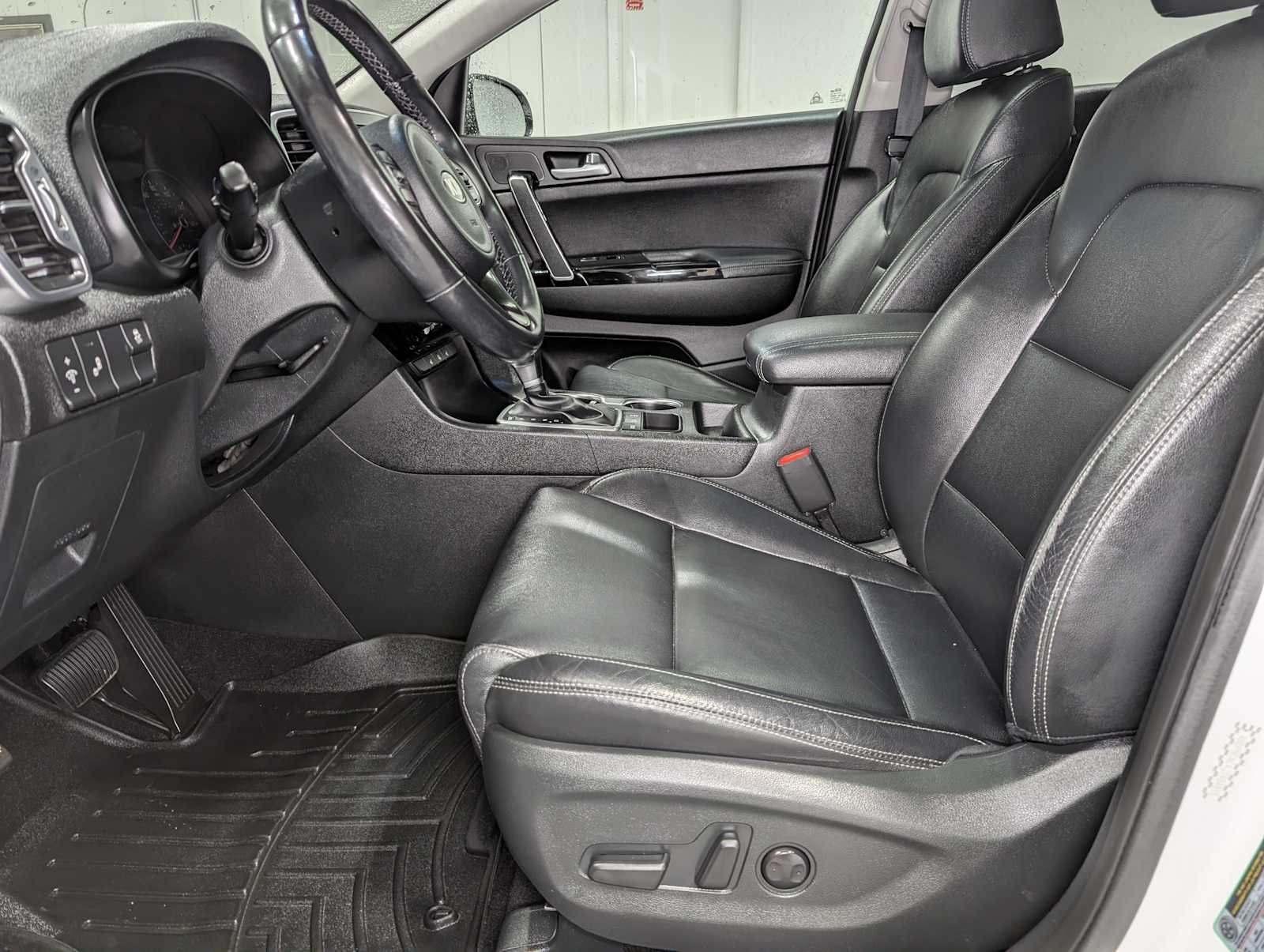 Used 2018 Snow White Pearl Kia EX image 4