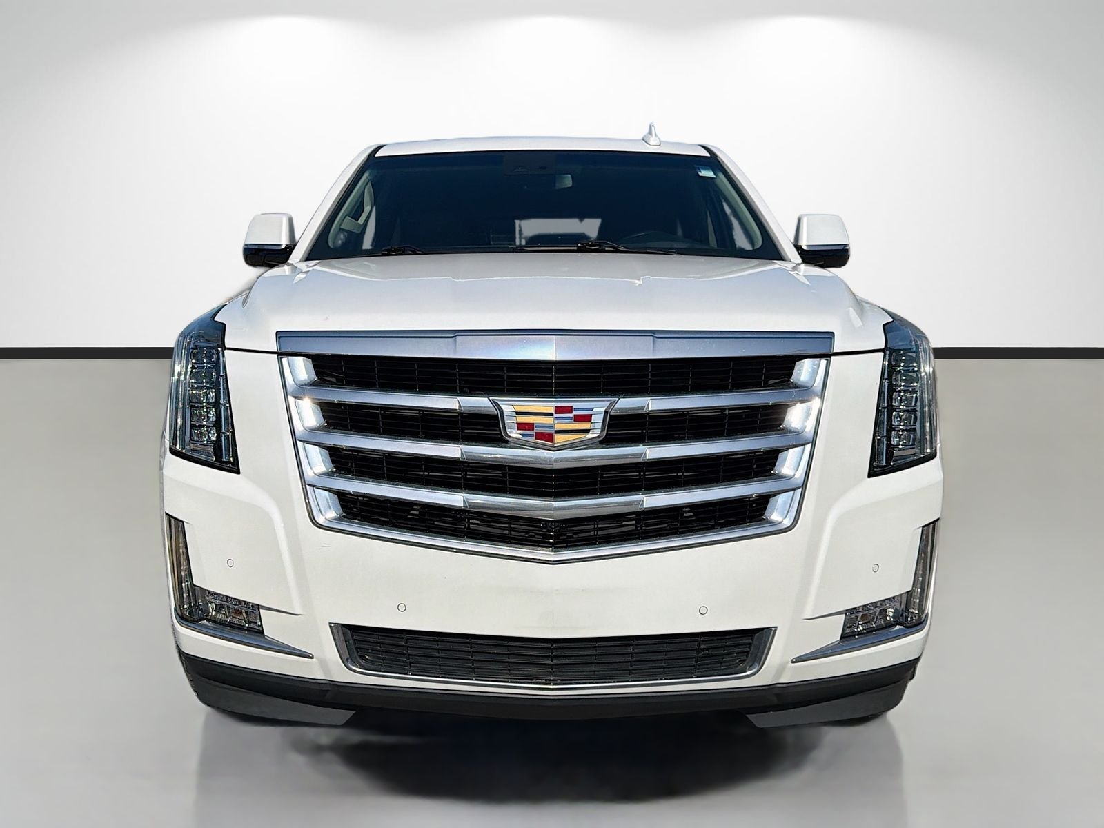 Used 2020 White Cadillac Luxury image 8