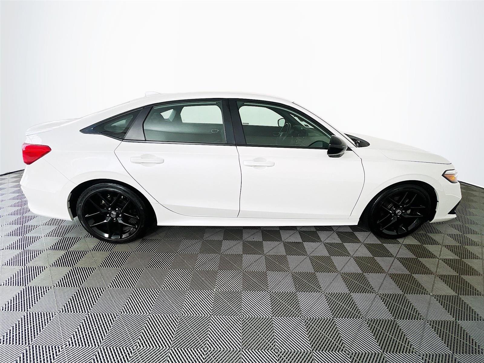Certified Used 2023 Platinum White Pearl Honda Sport image 12