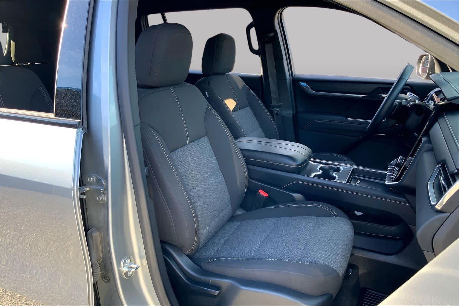 2026 GMC Acadia Elevation - Photo 9
