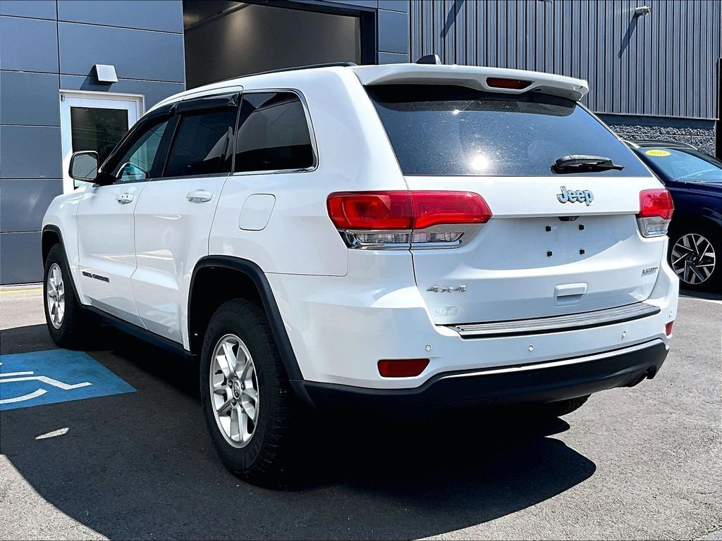 Used 2018 White Jeep Laredo image 6