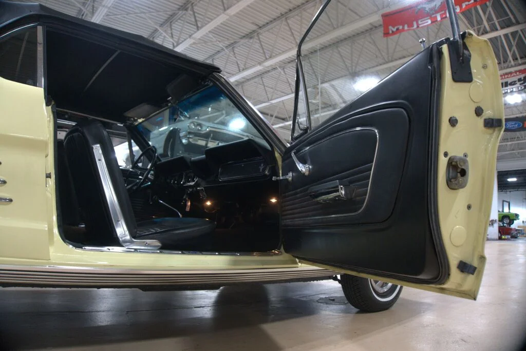 Used 1966 Yellow Ford  image 44