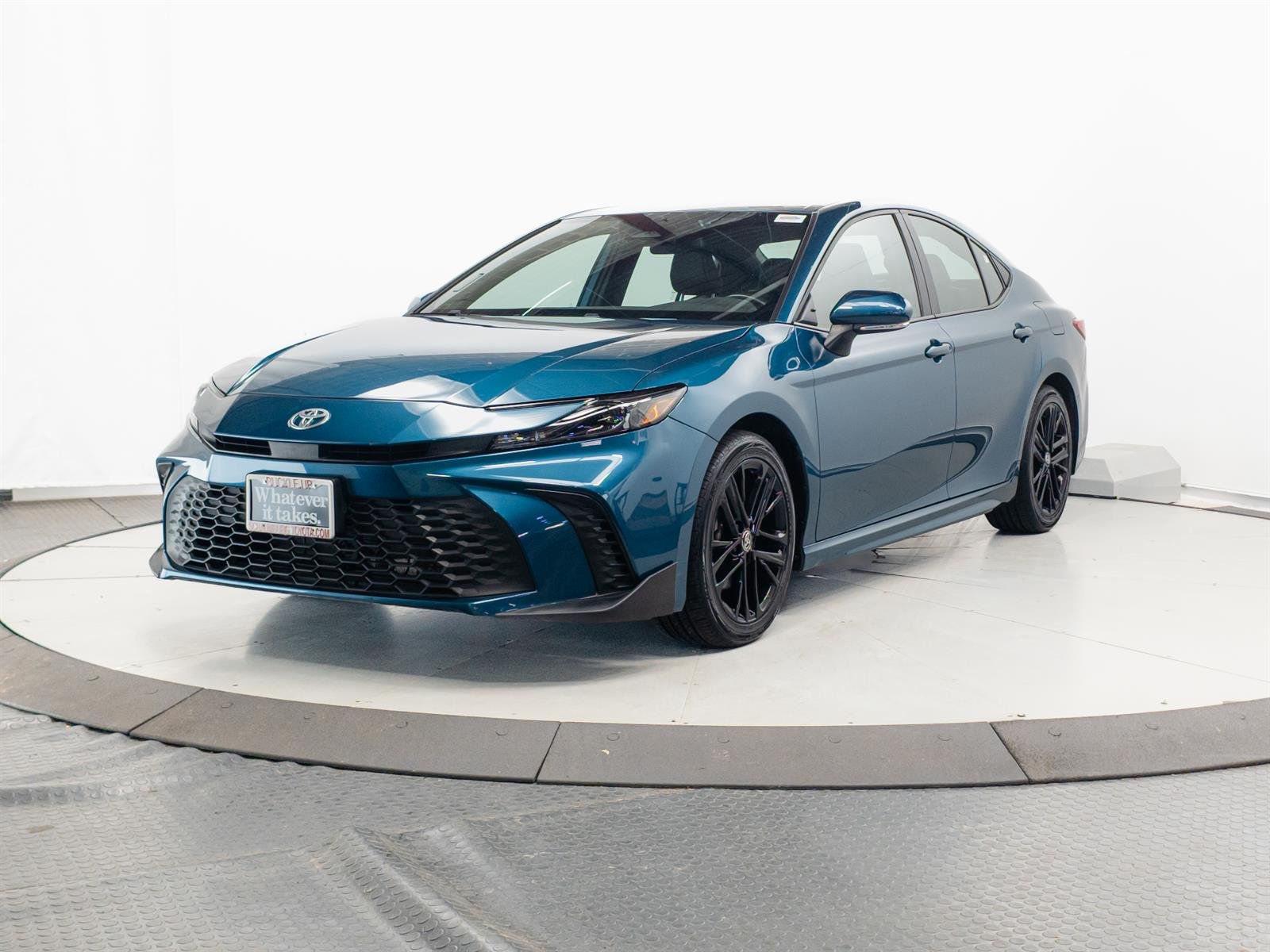 Certified Used 2025  Toyota SE image 3