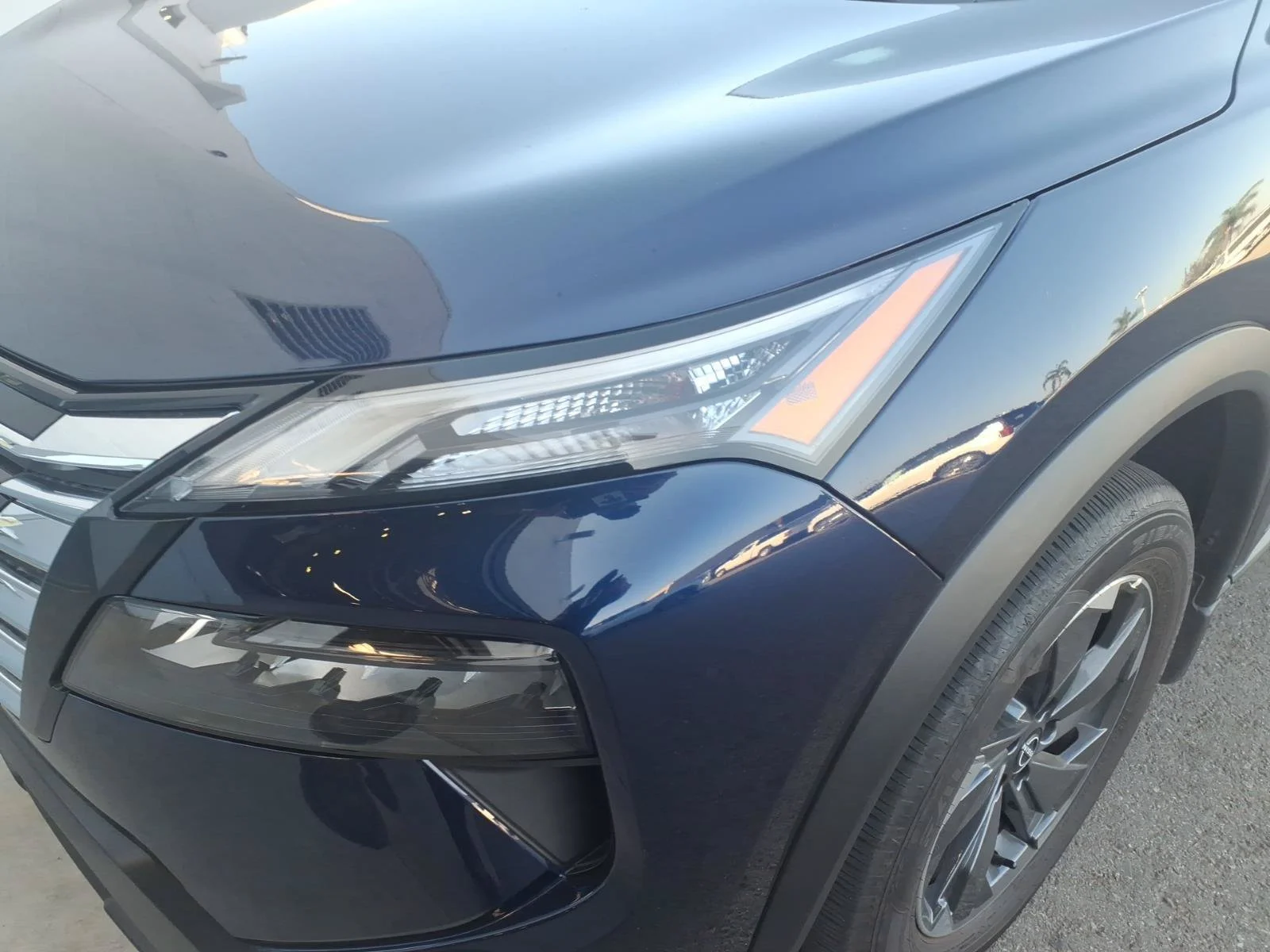 Certified Used 2025 Deep Ocean Blue Pearl Nissan SV image 2