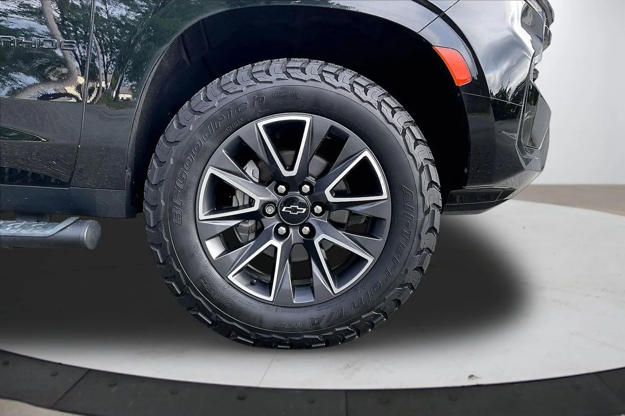 Used 2021 Black Chevrolet Z71 image 35