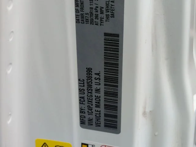 New 2025 Bright White Clear-Coat Exterior Paint Jeep Sahara image 39