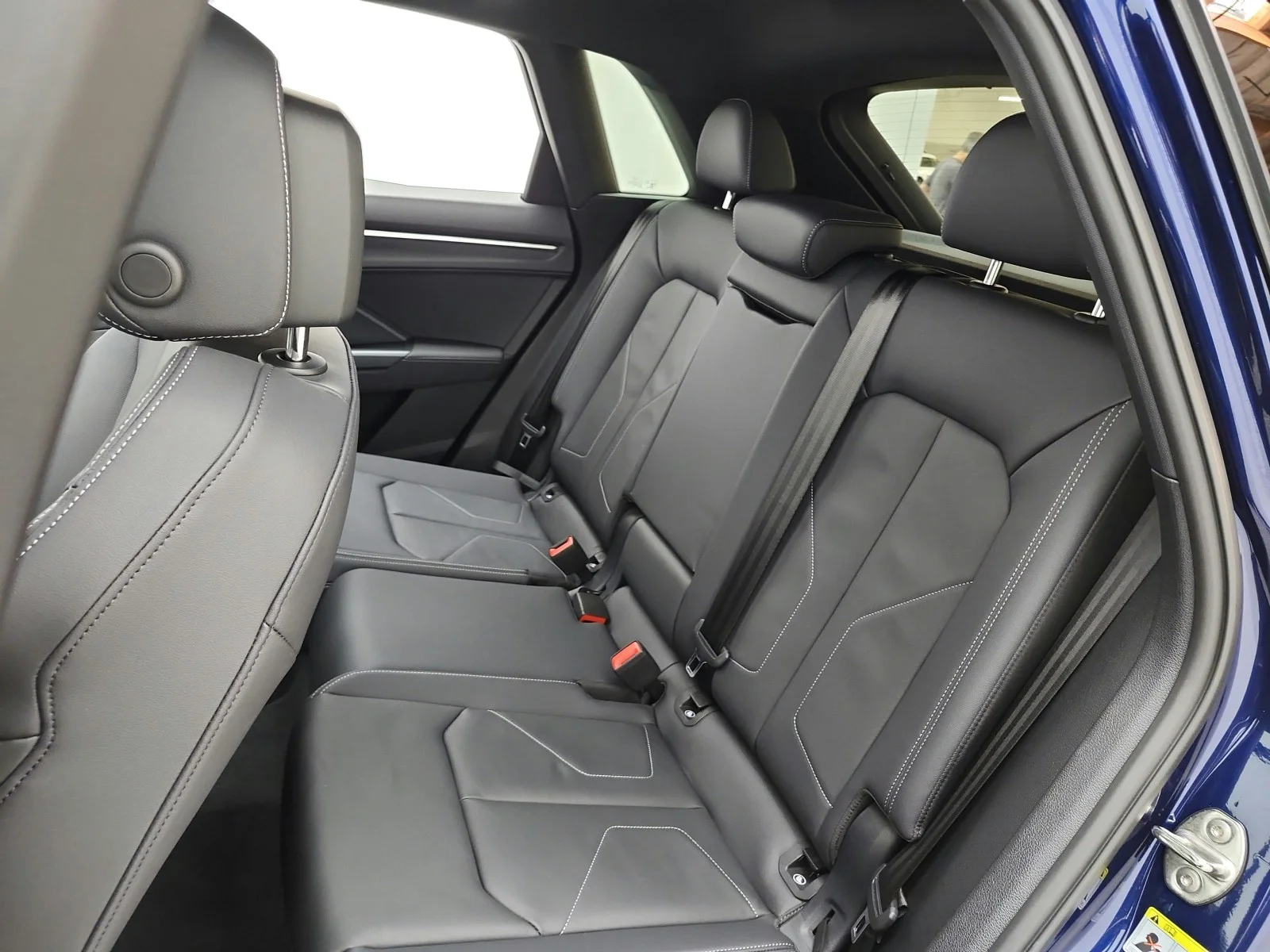 Used 2025 Navarra Blue Metallic Audi S line Premium image 20