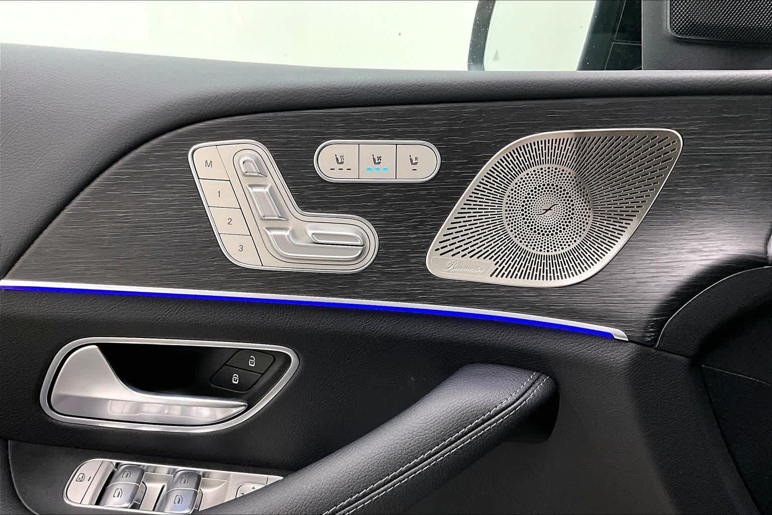 New 2026 MANUFAKTUR Moonlight White Magno Mercedes-Benz GLS 450 image 18