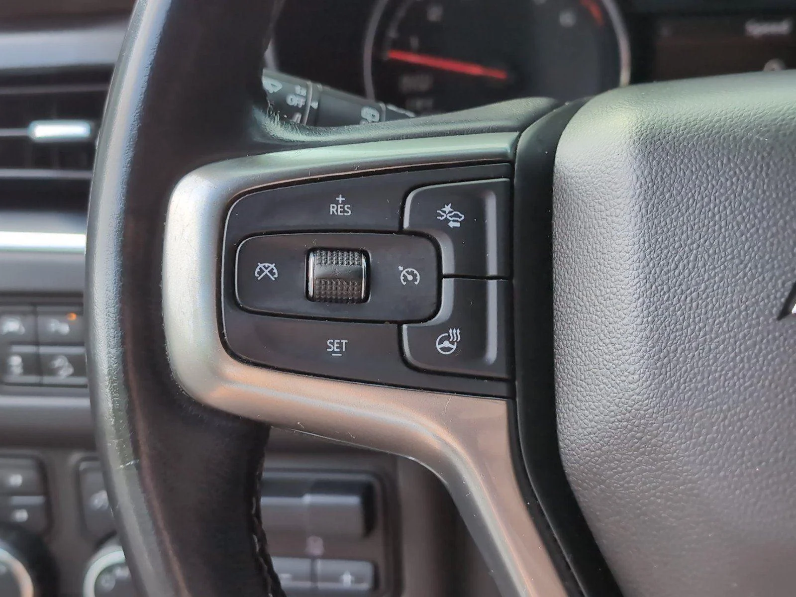 Used 2021 SHADOW GRAY METALLIC Chevrolet Z71 image 32