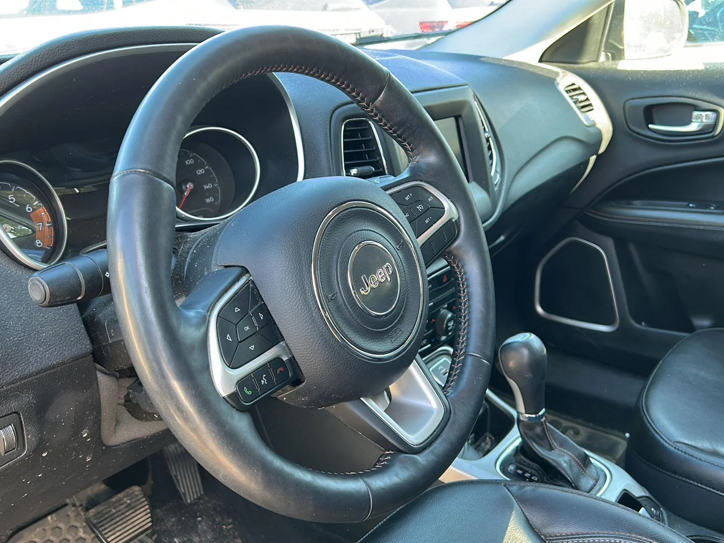Used 2018 White Clearcoat Jeep Latitude image 6