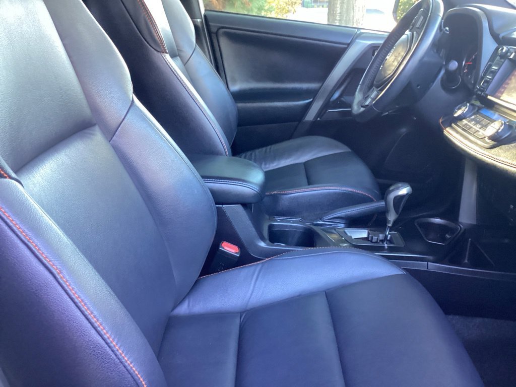 Used 2017 White Toyota SE image 4