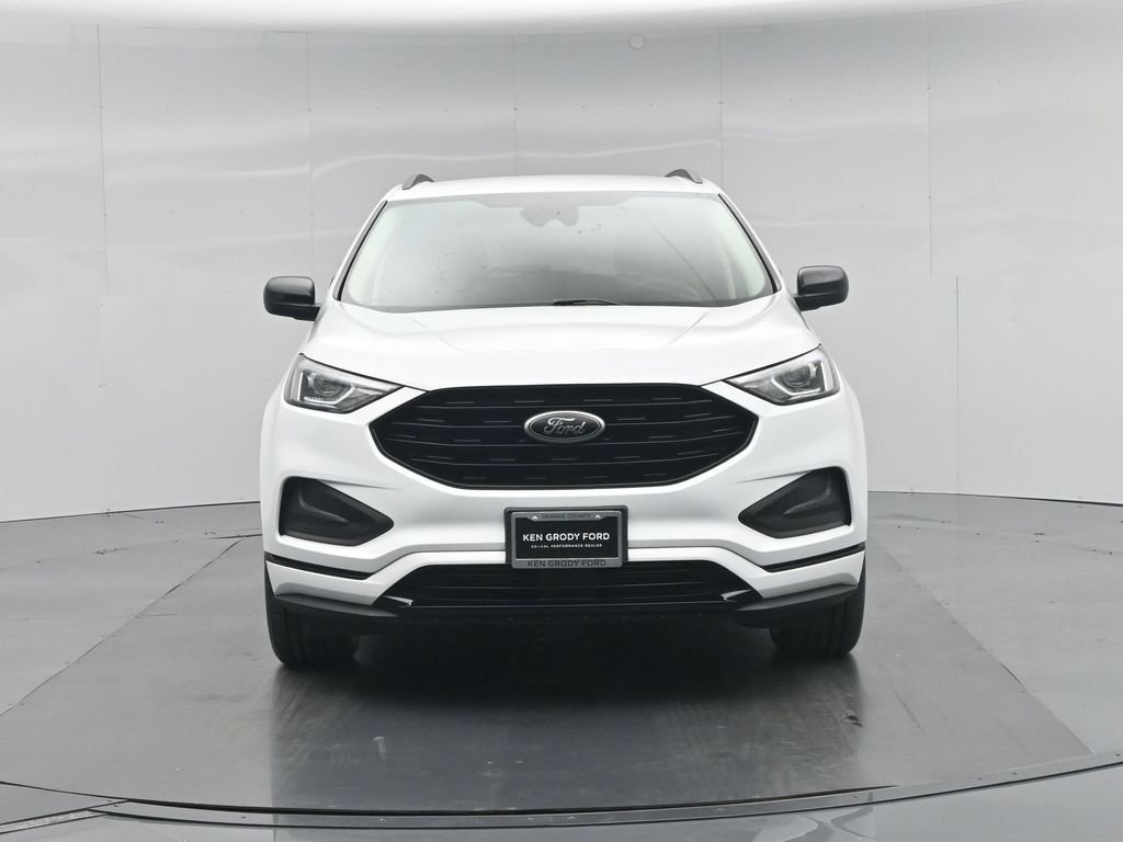 Certified Used 2022 White Ford SE image 24