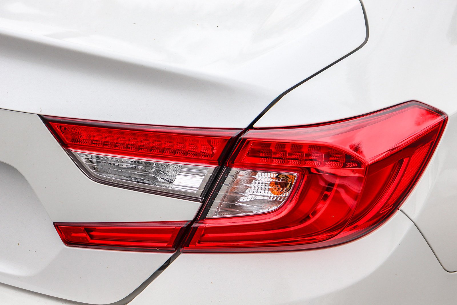 Certified Used 2020 Platinum White Pearl Honda LX image 9