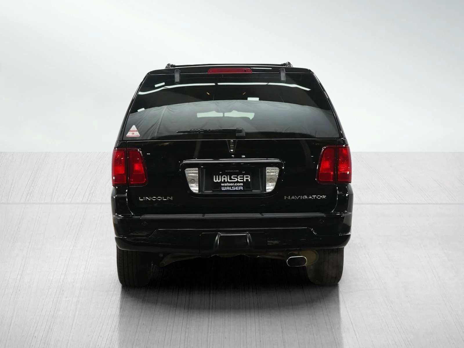 Used 2004 Black Clearcoat Lincoln Ultimate image 4