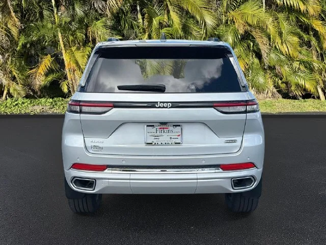 Used 2024 Silver Jeep Overland image 7