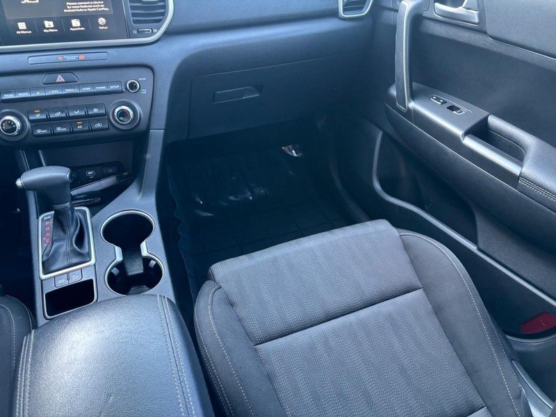 Used 2022 Snow White Pearl Kia LX FWD image 18