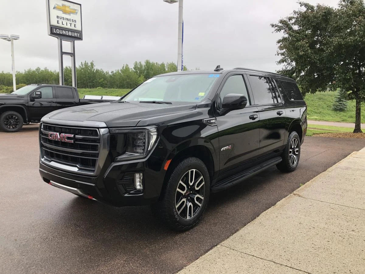 Used 2023 Black GMC 4wd 4dr At4 image 4