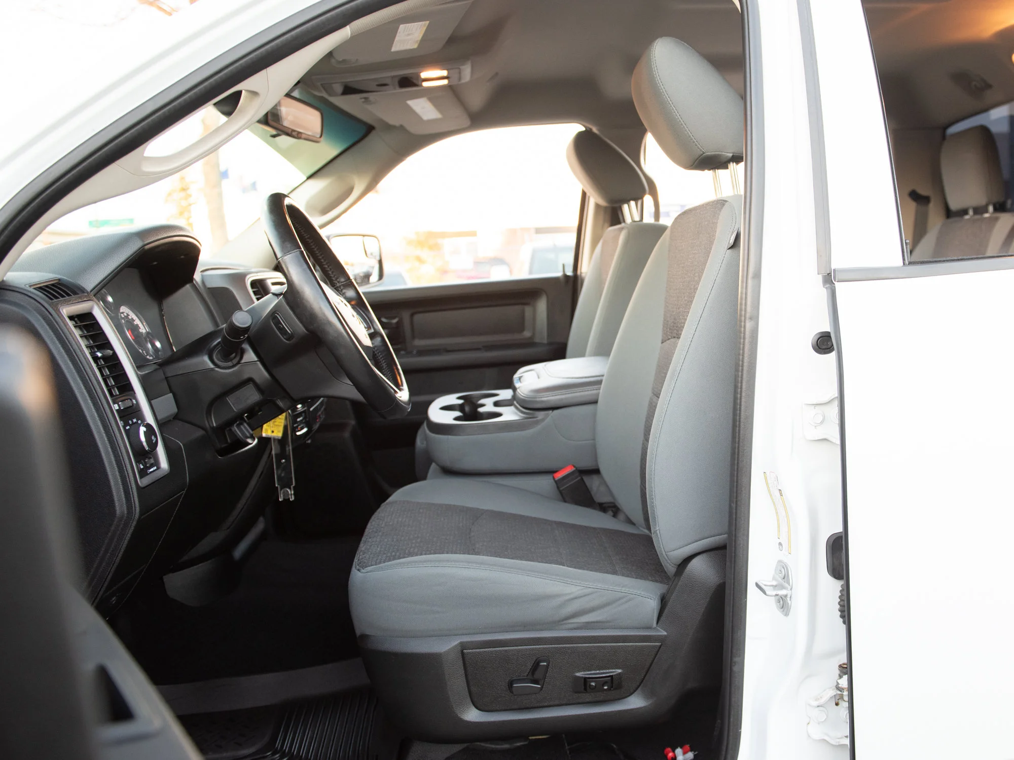 Used 2020 White RAM Black Express* Crew Cab 4x4, 35 Inch Tires, No Accidents, Heated Seats & Wheel image 2