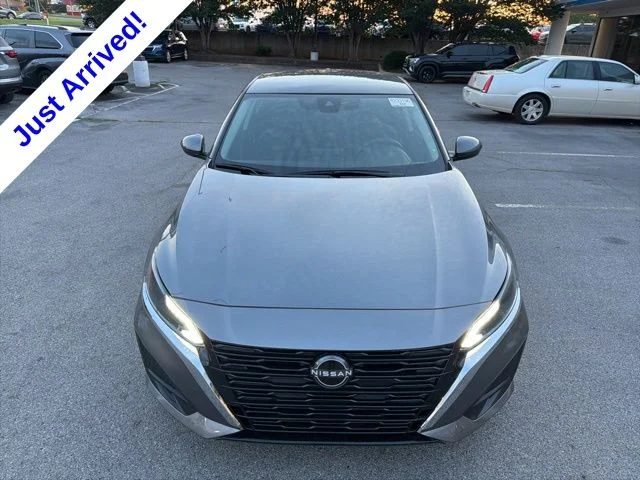 Used 2023 Gray Nissan 2.5 SV image 9