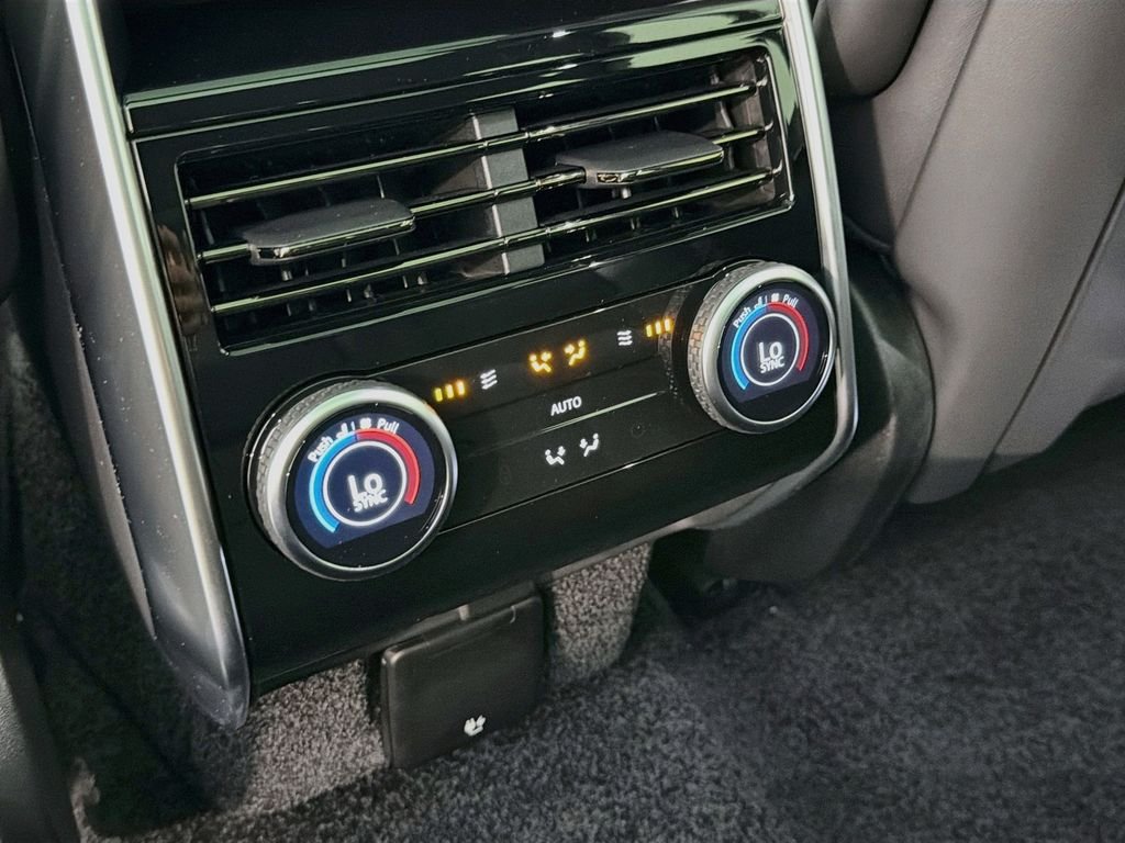 New 2026 Santorini Black Land Rover SE image 27