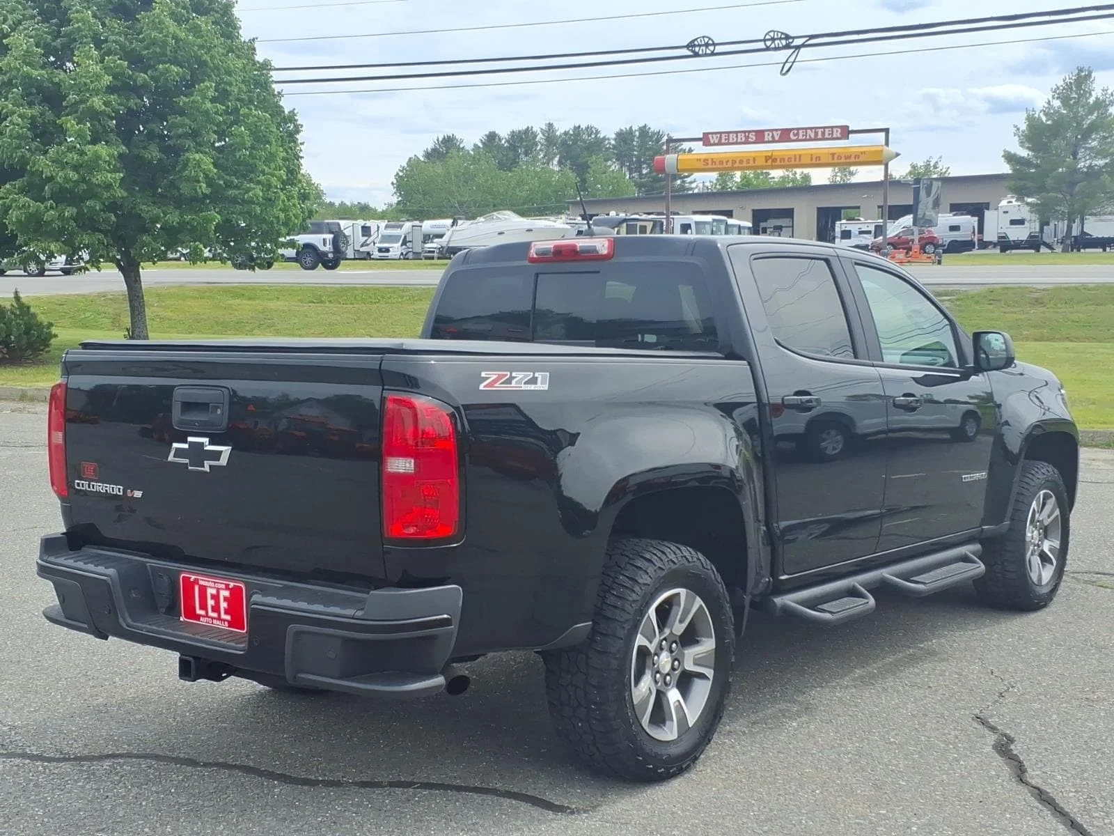 Used 2019 Black Chevrolet Z71 image 5