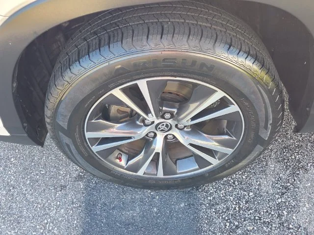 Used 2019 White Toyota LE image 5