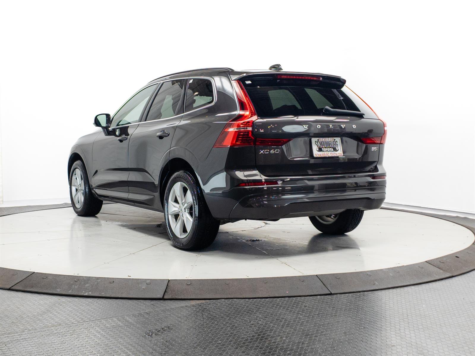 2022 Volvo XC60 Momentum - Photo 8