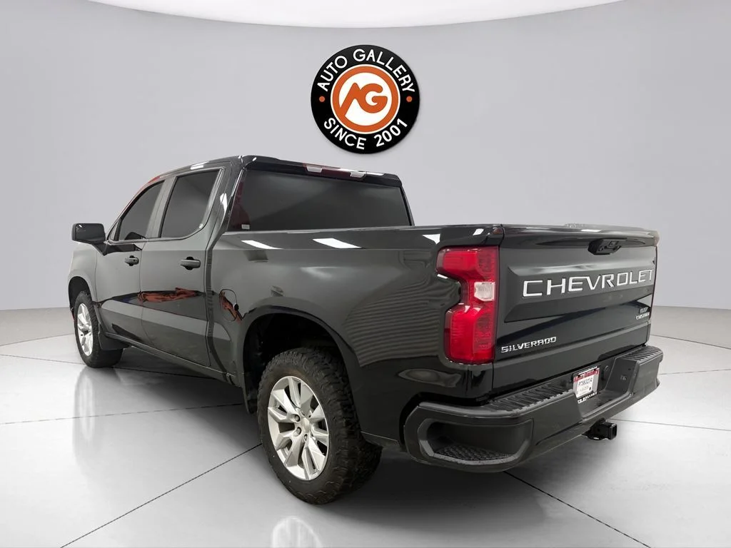 Used 2023 Black Chevrolet Custom image 5
