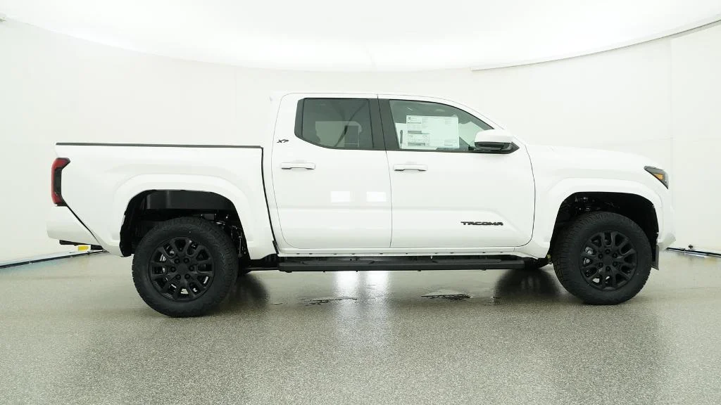 New 2026 Ice Cap Toyota SR5 image 13