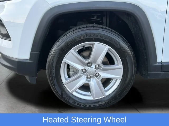 Used 2022 Bright White Clea Jeep Latitude image 32