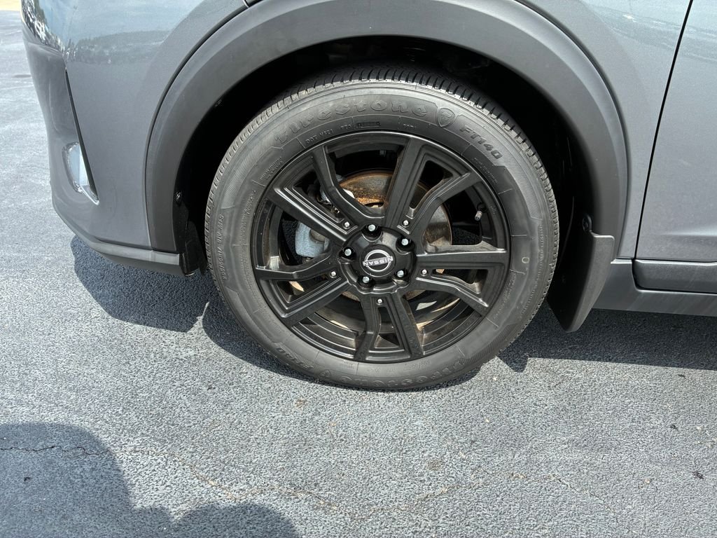 Used 2023 Gray Nissan SV image 7