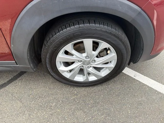 Used 2019 Red Hyundai Value image 27
