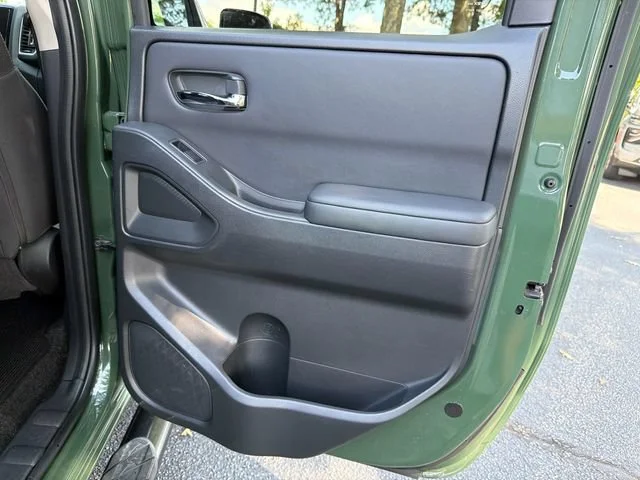 Used 2022 Green Nissan Crew Cab SV 4x2 image 16