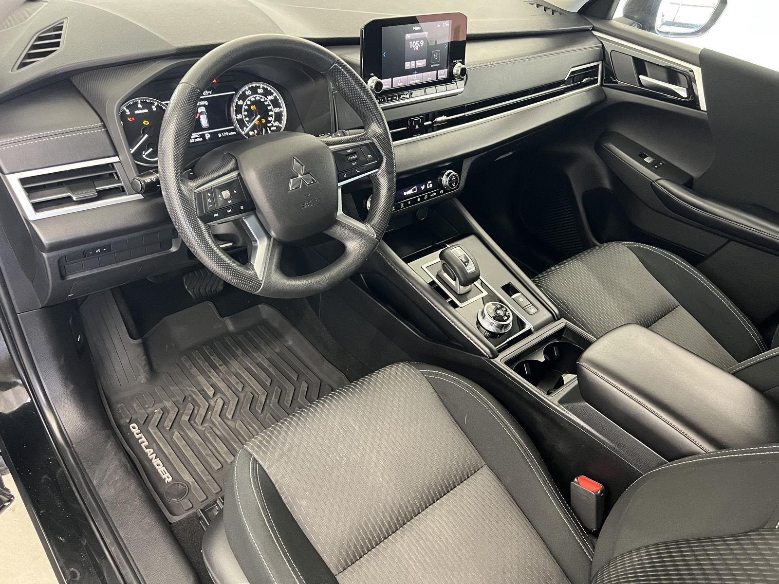 2022 Mitsubishi Outlander ES - Photo 13