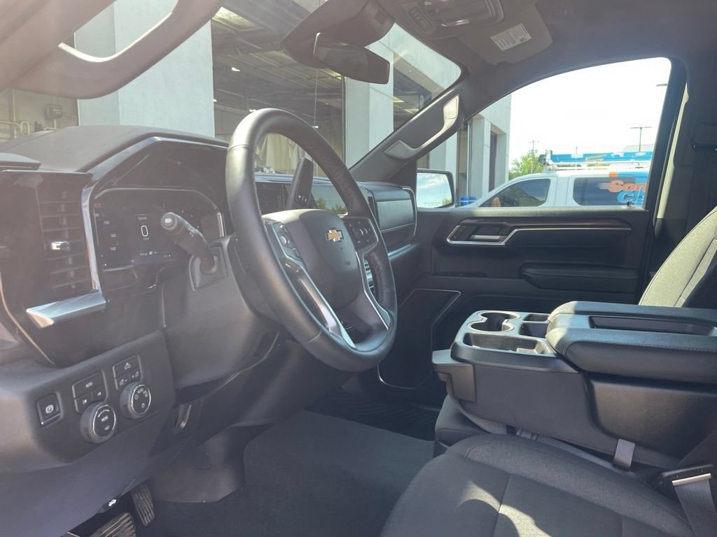 New 2026 Summit White Chevrolet LT (2FL) image 15