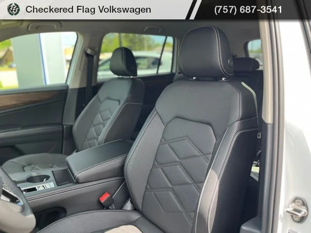 New 2026 White Volkswagen 2.0T SE image 17