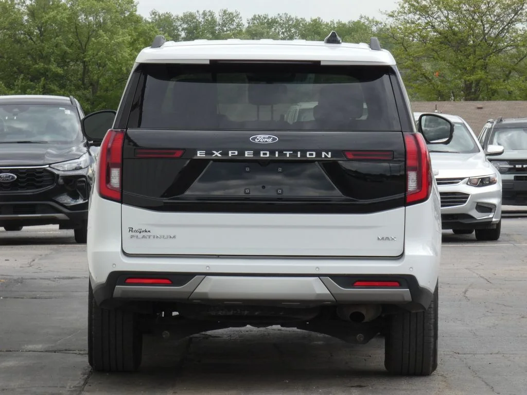 Used 2025 White Ford Platinum image 4