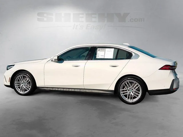 Used 2024 White BMW 530i xDrive image 16