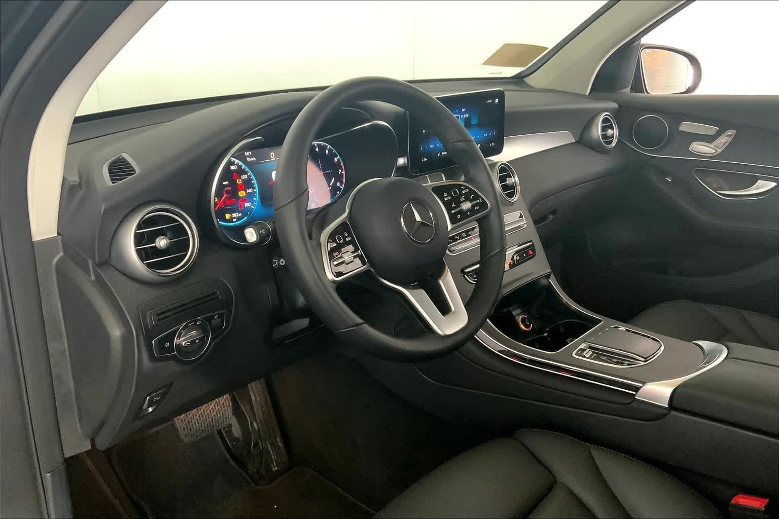 Used 2021 Graphite Grey Metallic Mercedes-Benz GLC 300 image 18