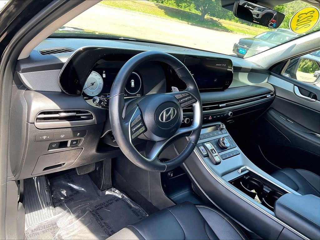 Used 2023 Black Hyundai SEL image 8