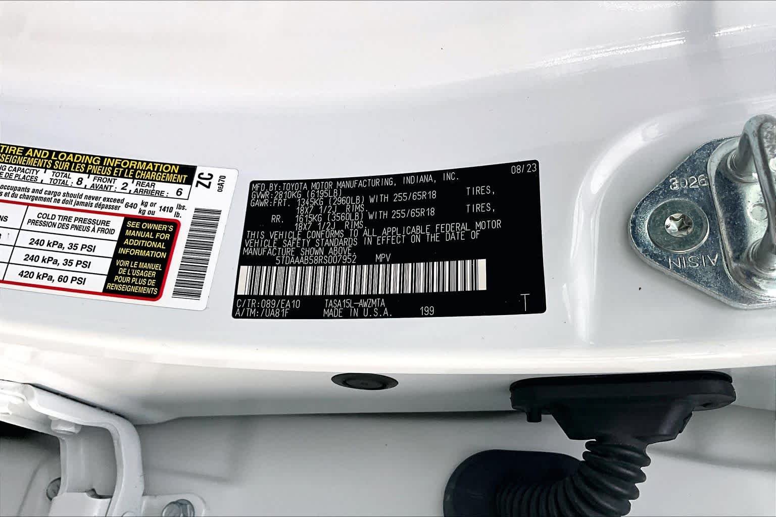 Used 2024 Wind Chill Pearl Toyota XLE image 33