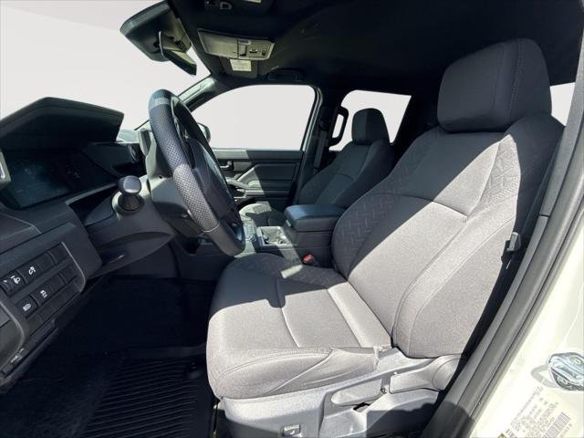 2025 Toyota Tacoma SR5 - Photo 30