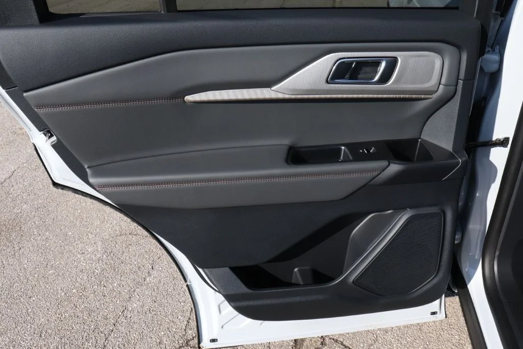 New 2026 Space White Metallic Ford Active image 43